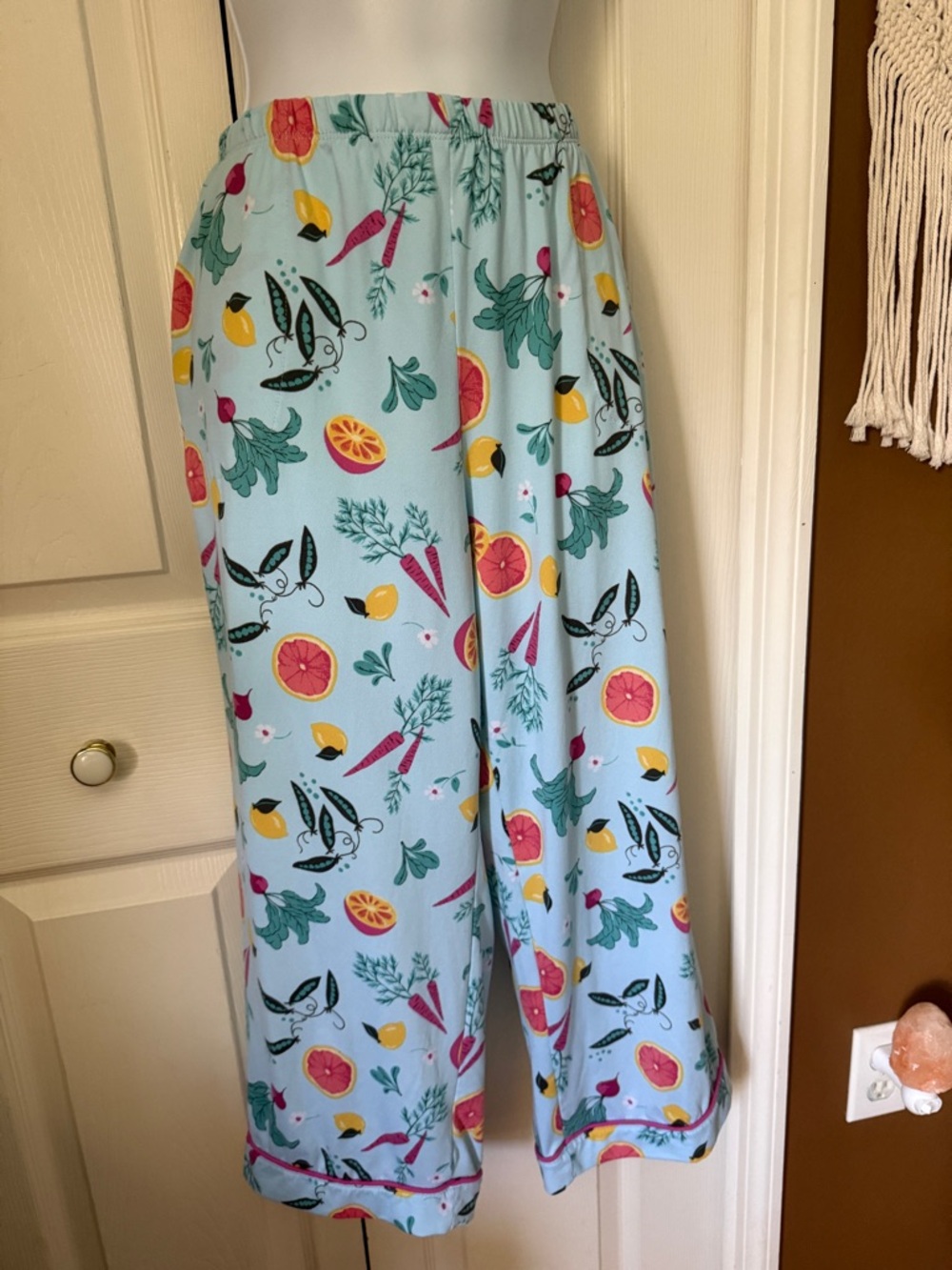 Secret Treasures Fruit and Vegetable Print Short-Sleeve Pajama Set / Size M - Picture 6 of 11